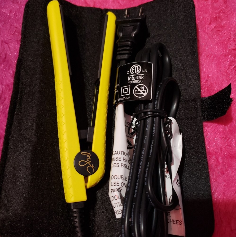 Mini hair straightener